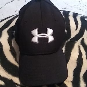 Under Armour fitted ball cap